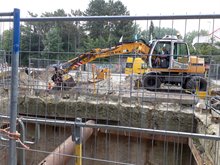 Bouwkuip voor boring bij Openluchtbad De Papiermolen - foto: Nancy Nonkes (september 2017)