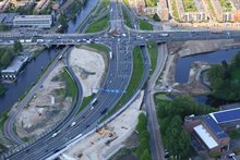 Julianaplein, de grondwerkzaamheden bij de Brailleweg zijn duidelijk zichtbaar (2)