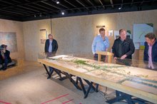 Bezoekers Paviljoen Ring Zuid kregen uitleg over het project bij de maquette