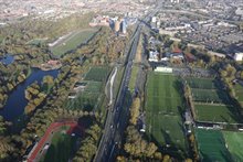 Overzichtsfoto kijkend vanuit de richting Hoogkerk naar het oosten