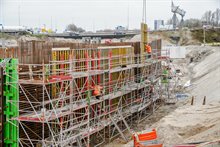 Er wordt aan de wanden gewerkt van de eerste verbindingsboog. Foto: Raymond Bos